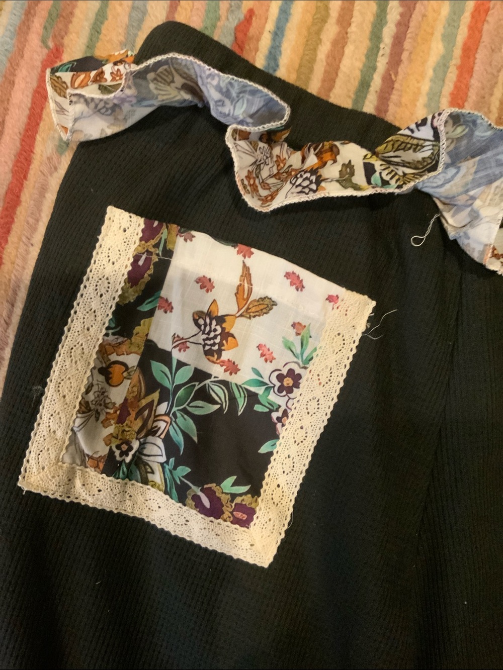 POL Patchwork Ruff Pants Size L Multicolor - Picture 3 of 9